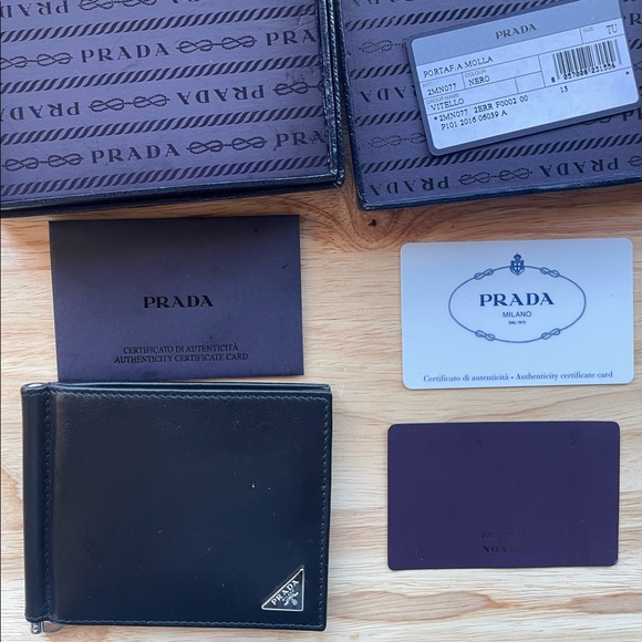 Prada black billfold wallet - Picture 4 of 5